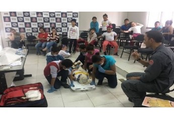 Escolinha de Ciclismo foi realizada a partir de parceria entre a Polícia Militar e o Lions Clube (Foto: Cedida/PM).