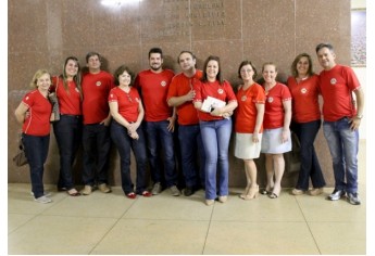 Companheiros e domadoras presentes na Câmara Municipal de Adamantina(Foto: Assessoria de Imprensa do Lions Clube de Adamantina).