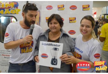 Godoy entrega moto e mais de 70 prêmios na cabine do Sim ou Não