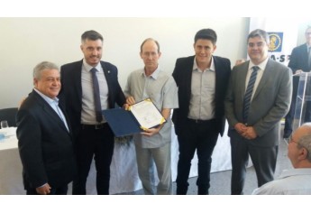 Autoridades do CREA-SP e da AEAANAP recebem Moção da Câmara Municipal de Adamantina (Foto: Rafael Teixeira).