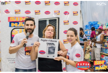 Godoy entrega moto e mais de 70 prêmios na cabine do Sim ou Não