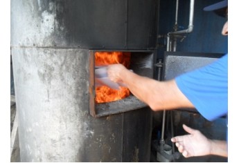 Foram incineradas maconha, cocaína e crack, apreendidas em operações policiais na região (Foto: Cedida/Polícia Civil).