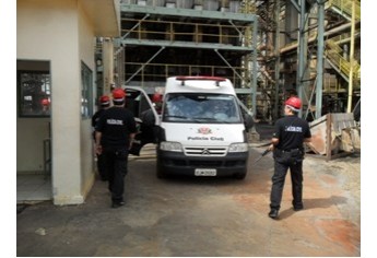 Foram incineradas maconha, cocaína e crack, apreendidas em operações policiais na região (Foto: Cedida/Polícia Civil).