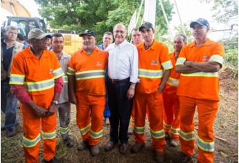 Com a presença do governador, obras na SP-425 (rodovia Assis Chateaubriand) tiveram início neste sábado (Foto: Diogo Moreira).