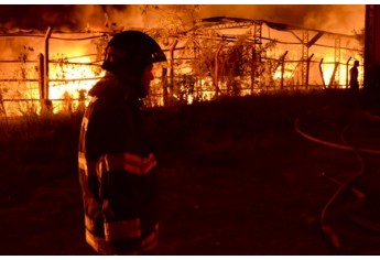 Não importa o risco, o importante é salvar vidas (Foto: Acácio Rocha).