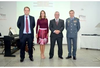 Solenidade do Poder Judiciário homenageia autoridades em Adamantina, na passagem do Dia do Patrono do Fórum local (Foto: Maikon Moraes/Siga Mais).