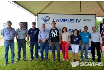 Solenidade com autoridades e torneio de futebol marcam lançamento do ProEduc e Campus 4 na praça esportiva da ACREA (Foto: Acácio Rocha).