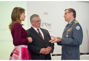 Solenidade do Poder Judiciário homenageia autoridades em Adamantina, na passagem do Dia do Patrono do Fórum local (Foto: Maikon Moraes/Siga Mais).