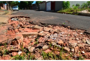 Jardim Adamantina (Foto: Acácio Rocha).