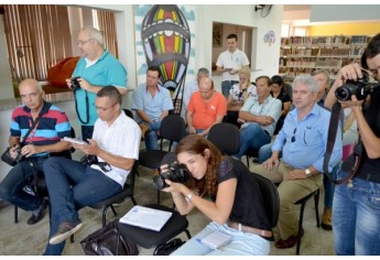 Coletiva de imprensa (Foto: Acácio Rocha).