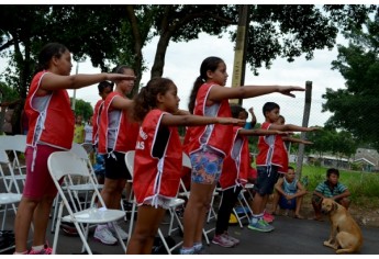 Alunos da Escolinha de Ciclismo na solenidade de formatura (Foto: Acácio Rocha).