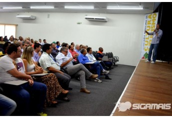 Com presença de metade dos prefeitos, AMNAP tem reunião “vazia” em Adamantina