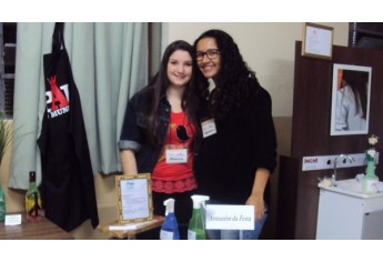 Produtos criados pelos estudantes foram demonstrados em evento na Escola (foto: Cedida)