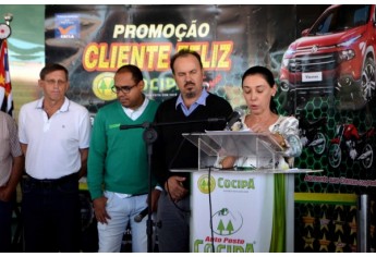 Inaugurado o Auto Posto Cocipa em Osvaldo Cruz (Foto: Acácio Rocha).