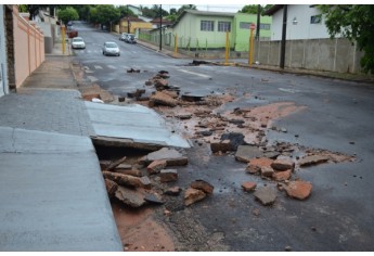 Alameda dos Expedicionários (Foto: Siga Mais).Alameda Santa Cruz, esquina com Rua Joaquim Nabuco (Foto: Siga Mais).