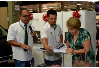 Entrega dos prêmios da Campanha Cliente Feliz, na Cocipa (Foto: Maikon Moraes).