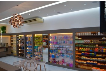 Pharmácia Chamomilla apresenta seu novo espaço, no mesmo endereço: Rua Deputado Salles Filho, 363, centro de Adamantina (Foto: Maikon Moraes).