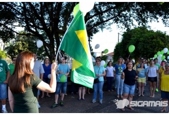 “Vem Pra Rua” leva pouco público à manifestação em Adamantina