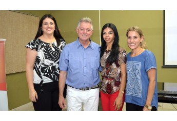 Equipe do CENAIC com o empresário Delfino Golfeto (Foto: Maikon Moraes/Siga Mais).