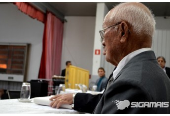 Câmara Municipal entrega título de Cidadão Adamantinense a Karimata