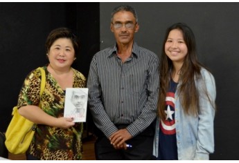Noite de autógrafos marca lançamento de “Duas Escolhas”