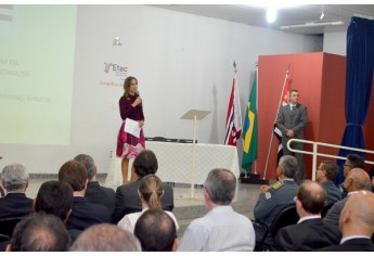 Solenidade do Poder Judiciário homenageia autoridades em Adamantina, na passagem do Dia do Patrono do Fórum local (Foto: Maikon Moraes/Siga Mais).