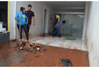 Água invadiu as dependências do Conselho Tutelar de Adamantina (Foto: Siga Mais).