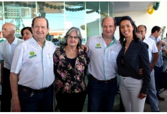 Inaugurado o Auto Posto Cocipa em Osvaldo Cruz (Foto: Acácio Rocha).