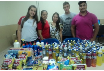 Arrecadação feita por alunos da Etec Amim Jundi foi destinada a entidades assistenciais de Osvaldo Cruz (Foto: Da Assessoria).