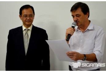 Câmara Municipal entrega título de Cidadão Adamantinense a Karimata