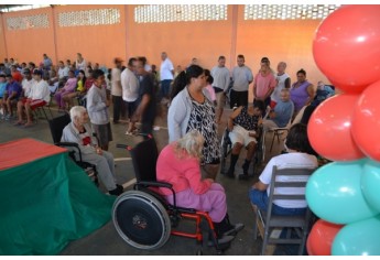 Pacientes aniversariantes do “Pai Nosso Lar” têm comemoração