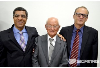 Câmara Municipal entrega título de Cidadão Adamantinense a Karimata