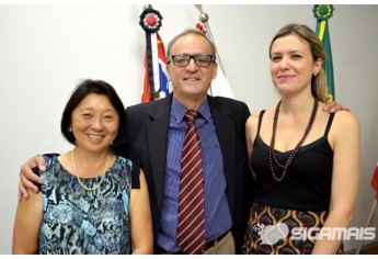 Câmara Municipal entrega título de Cidadão Adamantinense a Karimata
