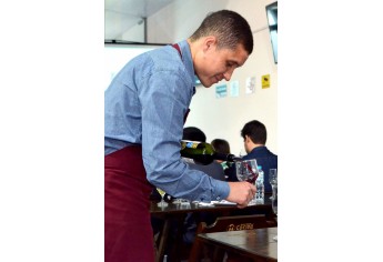 Cocipa  e Vinícola Pizzato promovem noite de degustação de vinhos na loja de conveniência do Auto Posto Cocipa em Adamantina (Fotos: Maikon Moraes/Siga Mais).