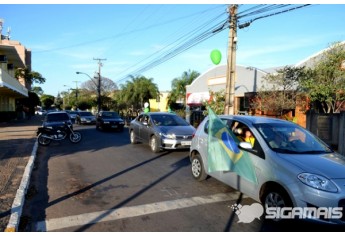 “Vem Pra Rua” leva pouco público à manifestação em Adamantina