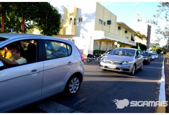 “Vem Pra Rua” leva pouco público à manifestação em Adamantina