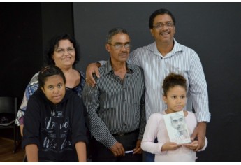 Noite de autógrafos marca lançamento de “Duas Escolhas”