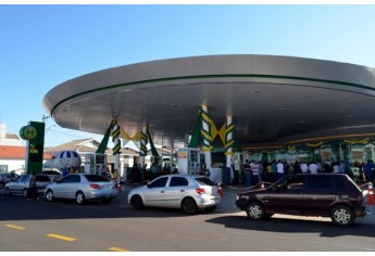 Inaugurado o Auto Posto Cocipa em Osvaldo Cruz (Foto: Acácio Rocha).