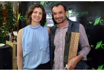 Cocipa  e Vinícola Pizzato promovem noite de degustação de vinhos na loja de conveniência do Auto Posto Cocipa em Adamantina (Fotos: Maikon Moraes/Siga Mais).