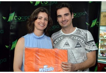 Cocipa  e Vinícola Pizzato promovem noite de degustação de vinhos na loja de conveniência do Auto Posto Cocipa em Adamantina (Fotos: Maikon Moraes/Siga Mais).