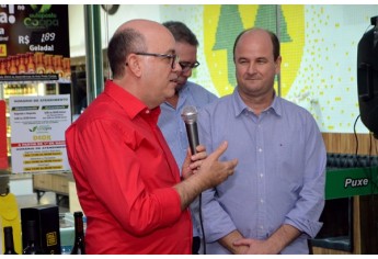 Cocipa  e Vinícola Pizzato promovem noite de degustação de vinhos na loja de conveniência do Auto Posto Cocipa em Adamantina (Fotos: Maikon Moraes/Siga Mais).
