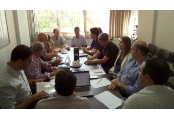 Reunião entre reitoria e vereadores foi realizada nesta quinta-feira, na Câmara Municipal (Foto: Da Assessoria) .