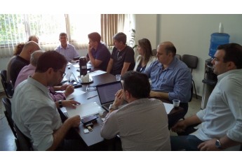 Reunião entre reitoria e vereadores foi realizada nesta quinta-feira, na Câmara Municipal (Foto: Da Assessoria) .
