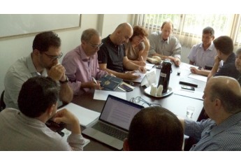Reunião entre reitoria e vereadores foi realizada nesta quinta-feira, na Câmara Municipal (Foto: Da Assessoria) .