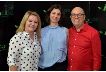 Cocipa  e Vinícola Pizzato promovem noite de degustação de vinhos na loja de conveniência do Auto Posto Cocipa em Adamantina (Fotos: Maikon Moraes/Siga Mais).