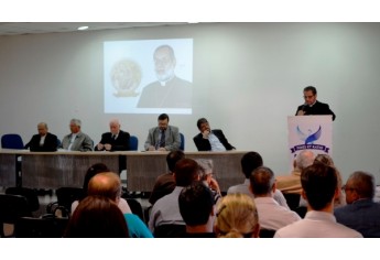 Mestrado é para quem pretende exercer ou já exerce atividades nas Câmaras e Tribunais Eclesiásticos (Imagem: Divulgação).