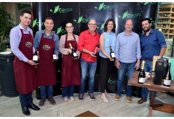 Cocipa  e Vinícola Pizzato promovem noite de degustação de vinhos na loja de conveniência do Auto Posto Cocipa em Adamantina (Fotos: Maikon Moraes/Siga Mais).