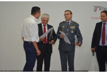 Solenidade do Poder Judiciário homenageia autoridades em Adamantina, na passagem do Dia do Patrono do Fórum local (Foto: Maikon Moraes/Siga Mais).