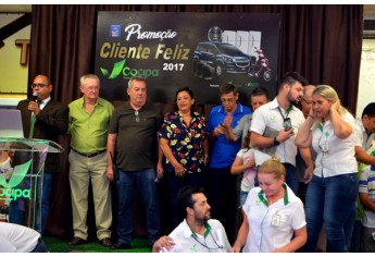 Sorteio foi realizado diante do público, na Cocipa, em Inúbia Paulista, neste sábado (Foto: Maikon Moraes).