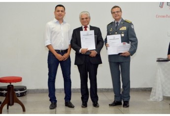 Solenidade do Poder Judiciário homenageia autoridades em Adamantina, na passagem do Dia do Patrono do Fórum local (Foto: Maikon Moraes/Siga Mais).